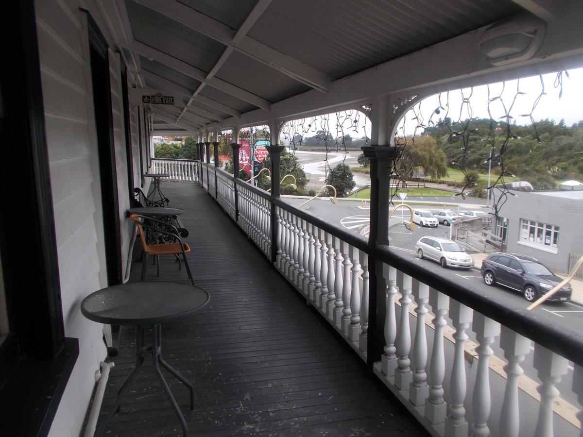 The Kentish Hotel Waiuku Kültér fotó